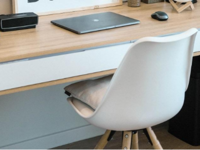 Benefits of Corner Desks in an Office
